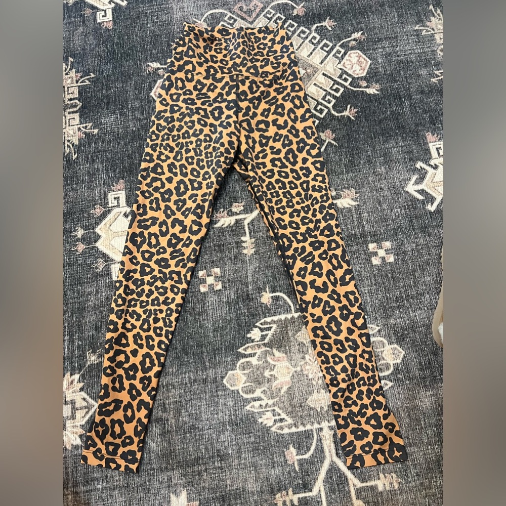 Beach riot leopard print legging size small